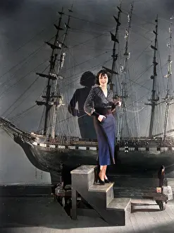 Stung: MAE MURRAY & SHIP 1930S