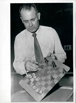 Magnetically: Magnetic chess board at exhibition of inventions, Paris