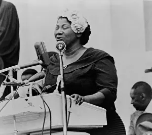 Mahalia: Mahalia Jackson (1911-1972), singing from ?