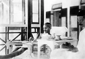 Passive: Mahatma Gandhi, 1928