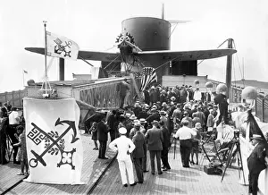 Catapult: Mail plane on board the passenger ship Bremen, 1929