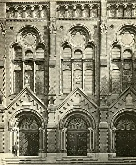 Entrances: Main facade of the Lindenstrasse Synagogue in Berlin