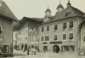 Mondsee: Main street in Mondsee