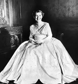 Supple: Maine Eisenhower models the gown she will ?