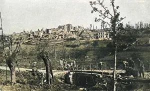 Reconstructing: Maintaining lines of communication (roads) - on Aisne Front