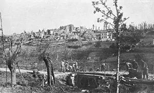 Reconstructing: Maintaining lines of communication (roads) - on Aisne Front