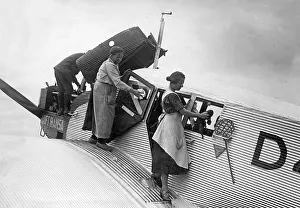 Purser: Maintenance and cleaning of a Lufthansa airplane, 1926