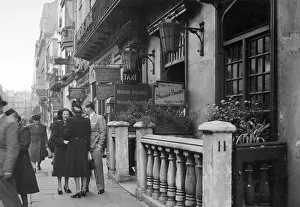 Photo Union Collection: Maison Basque restaurant, Mayfair, 1940s