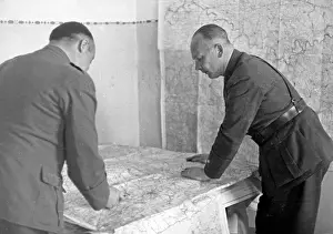 Contingent: Major General Richthofen at the card table in Spain, 1939
