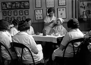 Therapist: Make-Up School