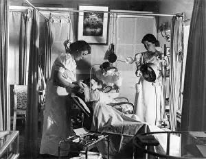Pampered: MAKEOVER SALON 1930S