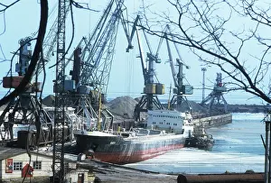 Makhachkala: Makhachkala seaport, 1985