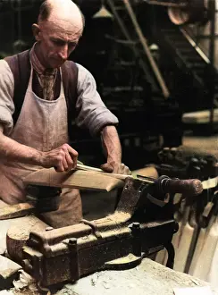 Atcolourisedpic: MAKING CRICKET BATS