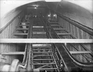 Escalators: MAKING ESCALATORS 1930S
