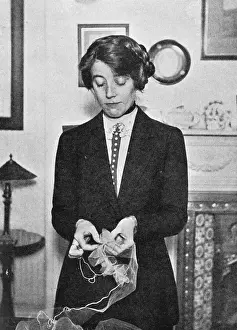 Seamstress: MAKING FRILLING