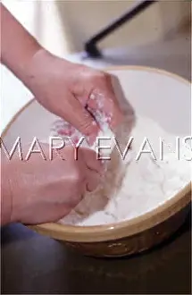 Mixes: MAKING PASTRY IN BOWL