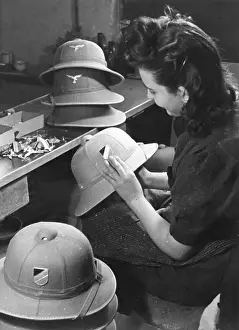 Korp: Making pith helmets for the German Afrika Korps - WWII