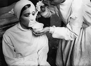 Photogaphy: Making of a plaster mask