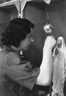 Clerkenwell: Making a plaster statue