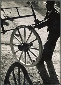 Wheelwright: MAKING A WOODEN WHEEL