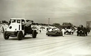 The Brooklands Museum Collection: Malcolm Campbell - Blue Bird - Record Attempt, Daytona Beach