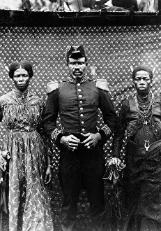 Duala: Malimba chief with his wives, 1903