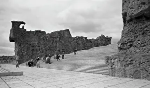 Resembles: Mamayev Kurgan memorial complex in Volgograd