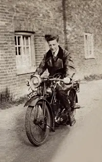 350cc: Man on a 1926/7 BSA motorcycle circa 1927