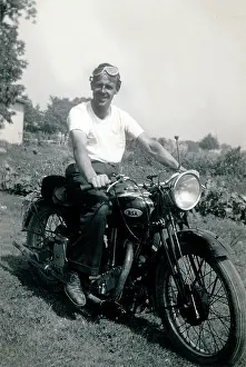 500cc: Man on 1936 BSA motorcycle
