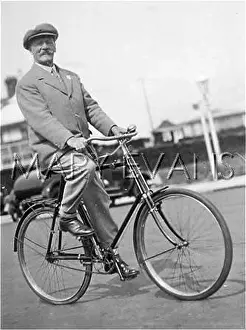 Cycling: MAN ON BIKE