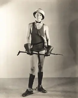 Gauntlet: Man in bizarre safari outfit