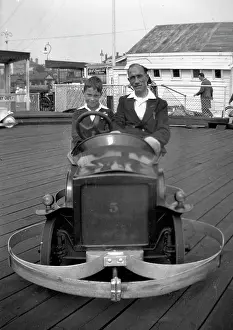 Dodgem: Man and boy in dodgem car