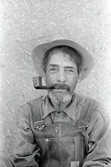 Latino: Man - farmer - Hispanic ethnicity pipe -