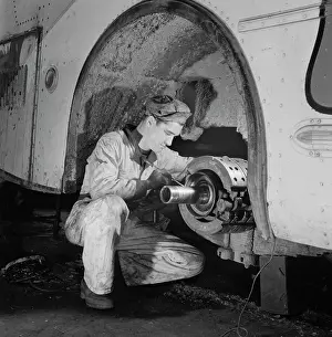 Axle: Man - Mechanic - Occupations - WWII