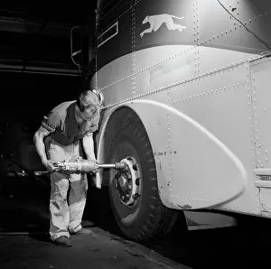 Remover: Man - Mechanic - Occupations - WWII