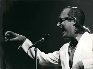 Giacometti: Man at a microphone