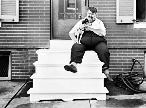 Stoop: Man - Obesity - Dog - Heavy