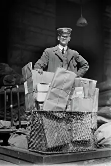 Mailman: Man - Occupations - Mailman - Postman