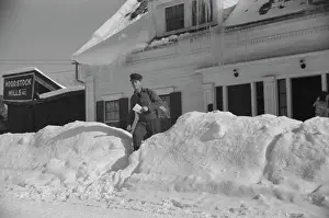 Mailman: Man - Occupations - Mailman - Snow