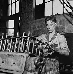 Pittsburg: Man - Occupations - Mechanic - WWII