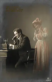 C1905: MAN ON PHONE C1905