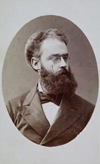 Man with pince-nez and beard and neck loop