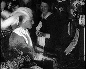 Dried: Man Playing Piano in a Marathon While Being