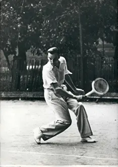 Monpezat: Man playing tennis