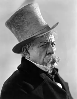 Ov201912: Man with walrus mustache