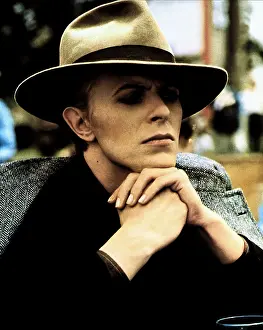 The Man Who Fell To Earth (1976)
