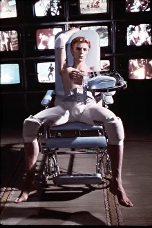 Bowie: THE MAN WHO FELL TO EARTH