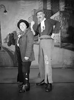 Swells: Man and woman performing a comic song