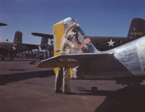 P 51: Man - Worker - Aviation - Wwii