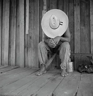 Dupont: Man - Worker - Sleeping - Rural